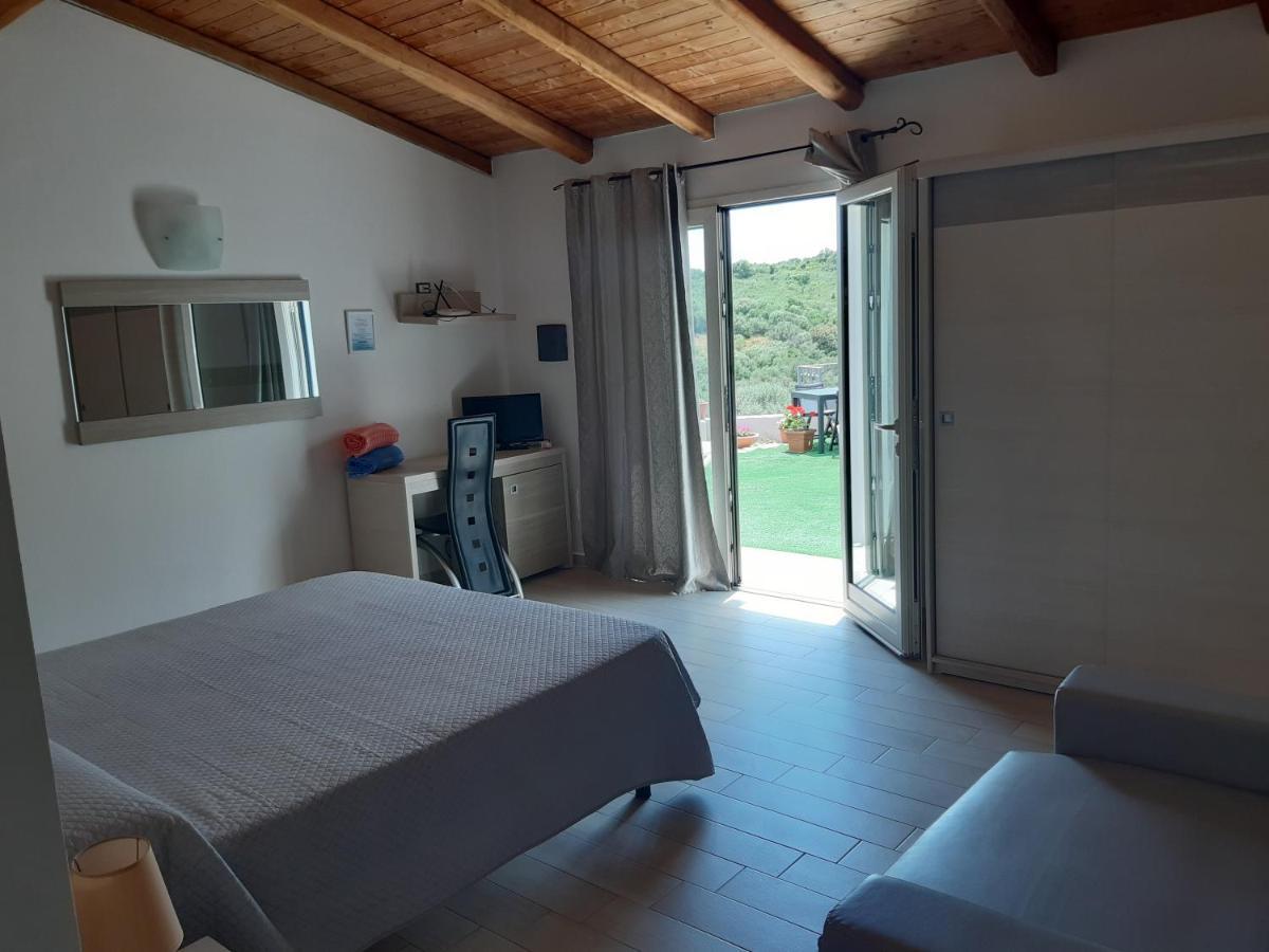 Sole&Sale Bed & Breakfast San Teodoro  Exterior foto