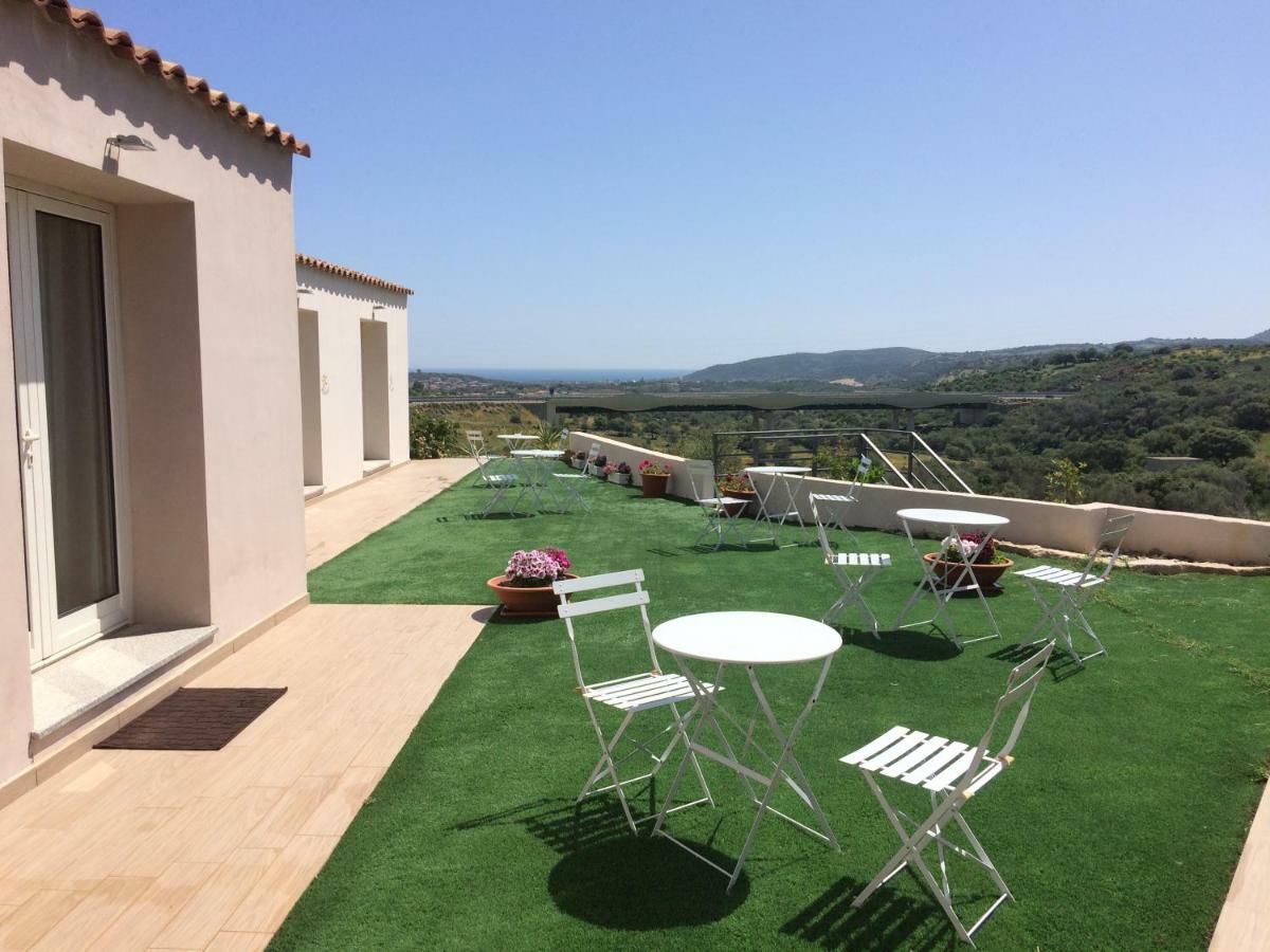 Sole&Sale Bed & Breakfast San Teodoro  Exterior foto
