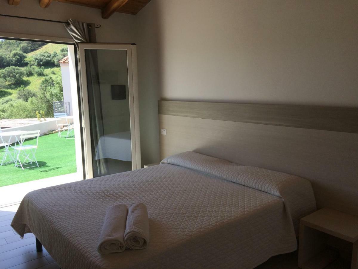 Sole&Sale Bed & Breakfast San Teodoro  Exterior foto