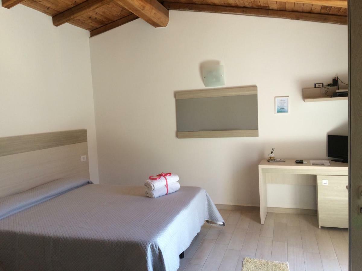 Sole&Sale Bed & Breakfast San Teodoro  Exterior foto
