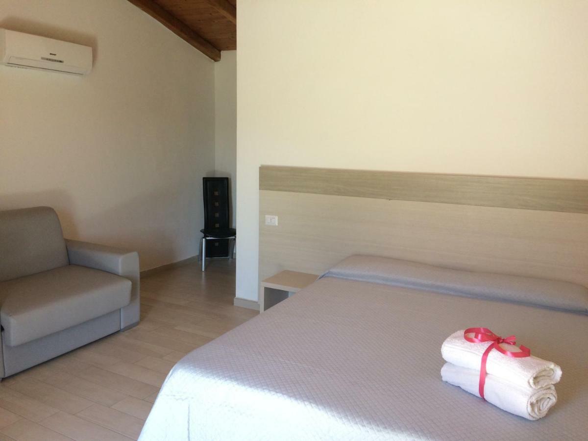 Sole&Sale Bed & Breakfast San Teodoro  Exterior foto