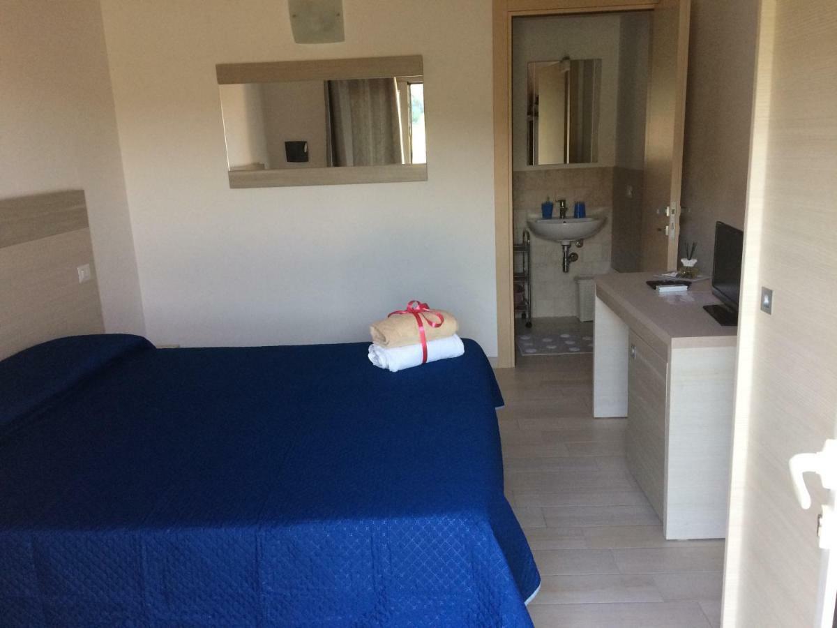 Sole&Sale Bed & Breakfast San Teodoro  Exterior foto
